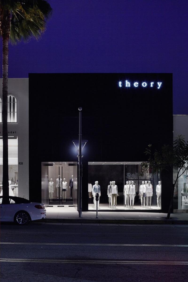 洛杉矶Theory旗舰店的创意橱窗设计