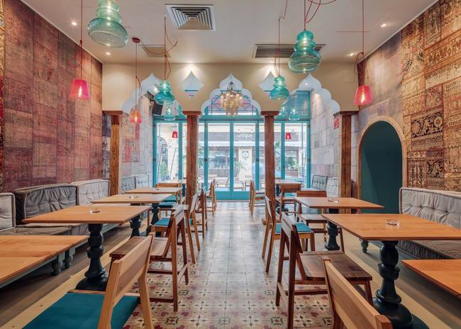 孟买PizzaExpress餐厅空间设计