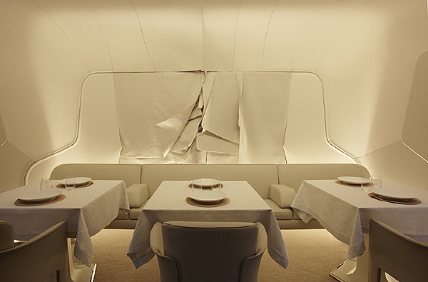 白云布艺餐厅创意空间设计